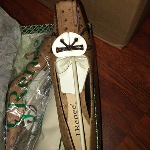 Fashionable crated J. Renee shoe